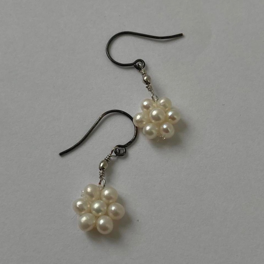 vintage flower pearl earrings
